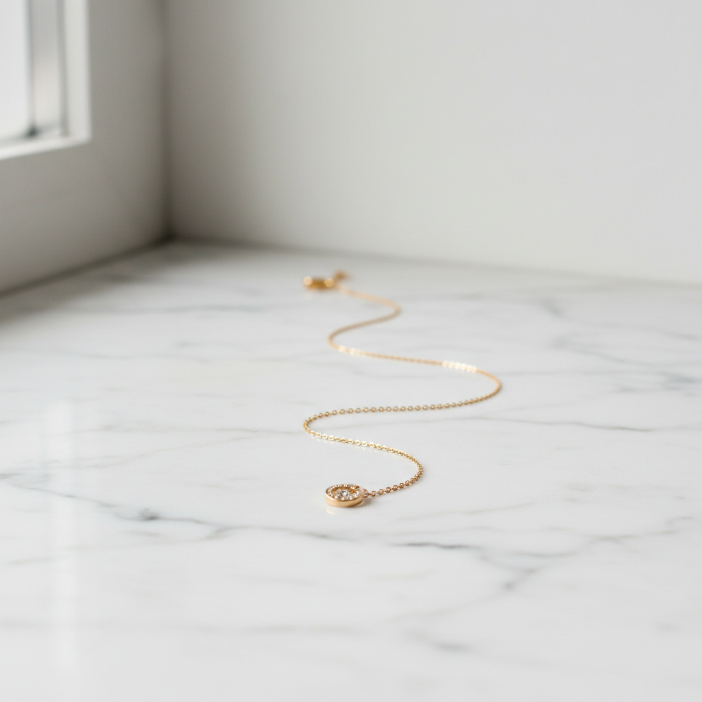 Colar Minimalista Dourado Aurora